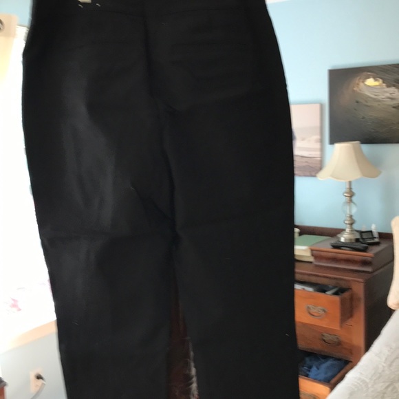 NWOT crop black pants. Not worn. Size 10 or 1.5 - Picture 5 of 5